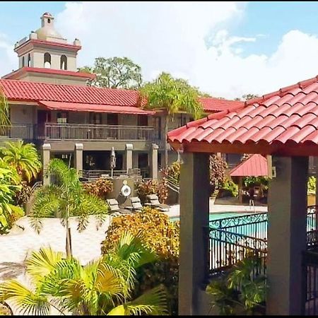 Red Roof Inn Plus & Suites Tampa Bagian luar foto