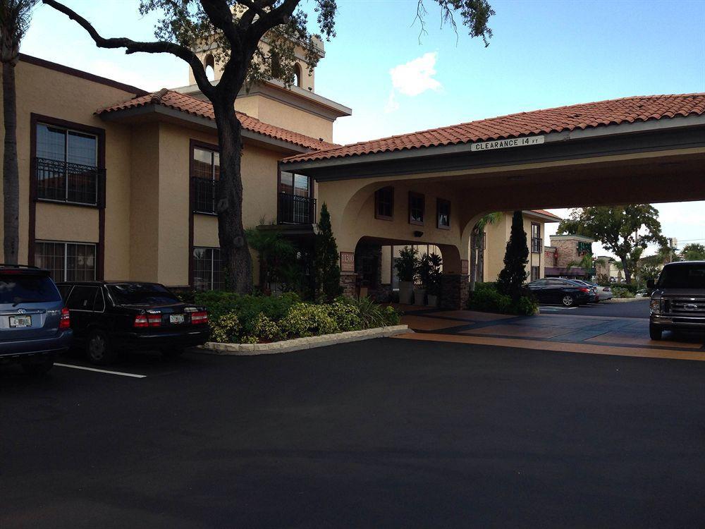 Red Roof Inn Plus & Suites Tampa Bagian luar foto