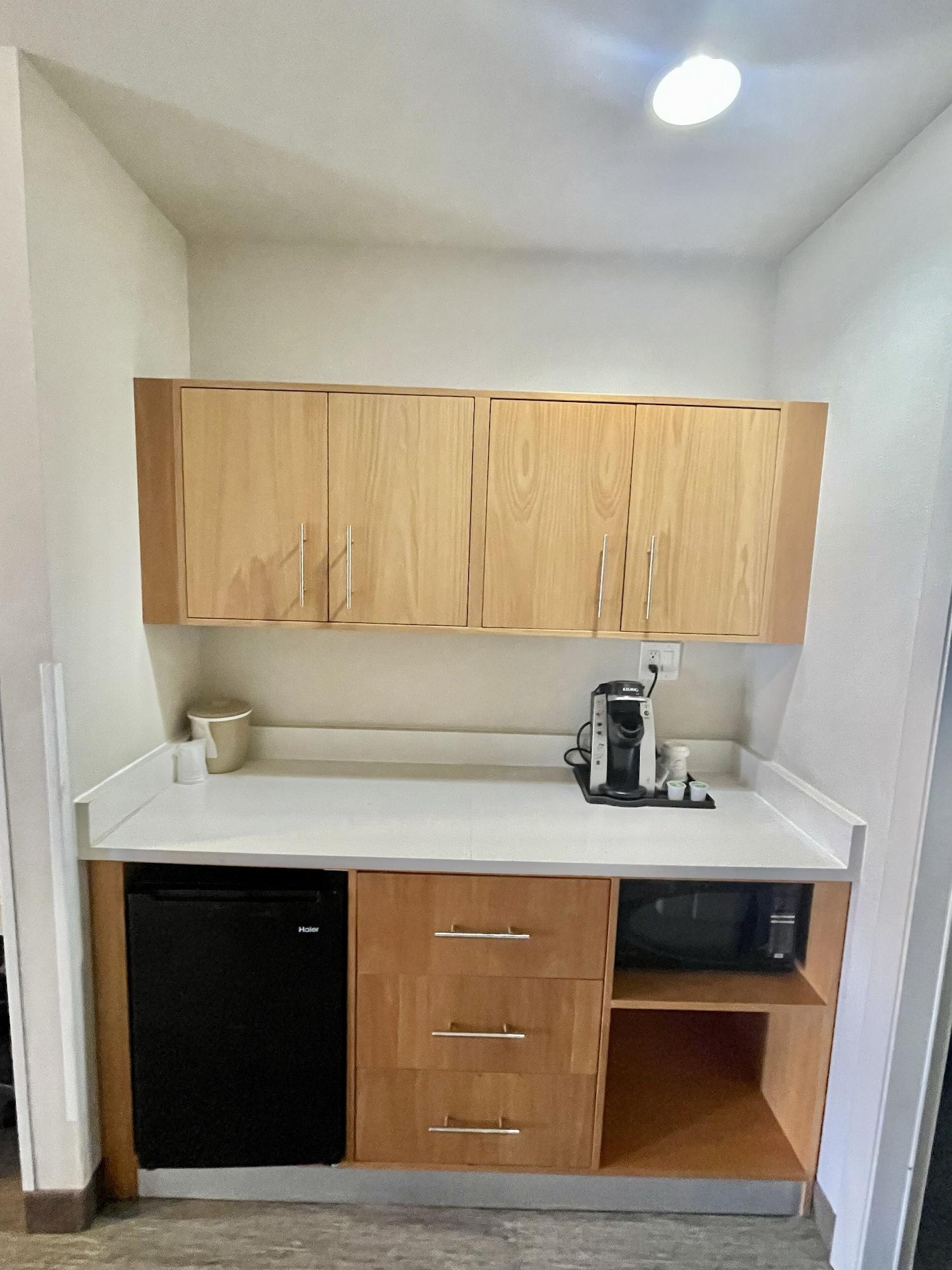 Red Roof Inn Plus & Suites Tampa Bagian luar foto