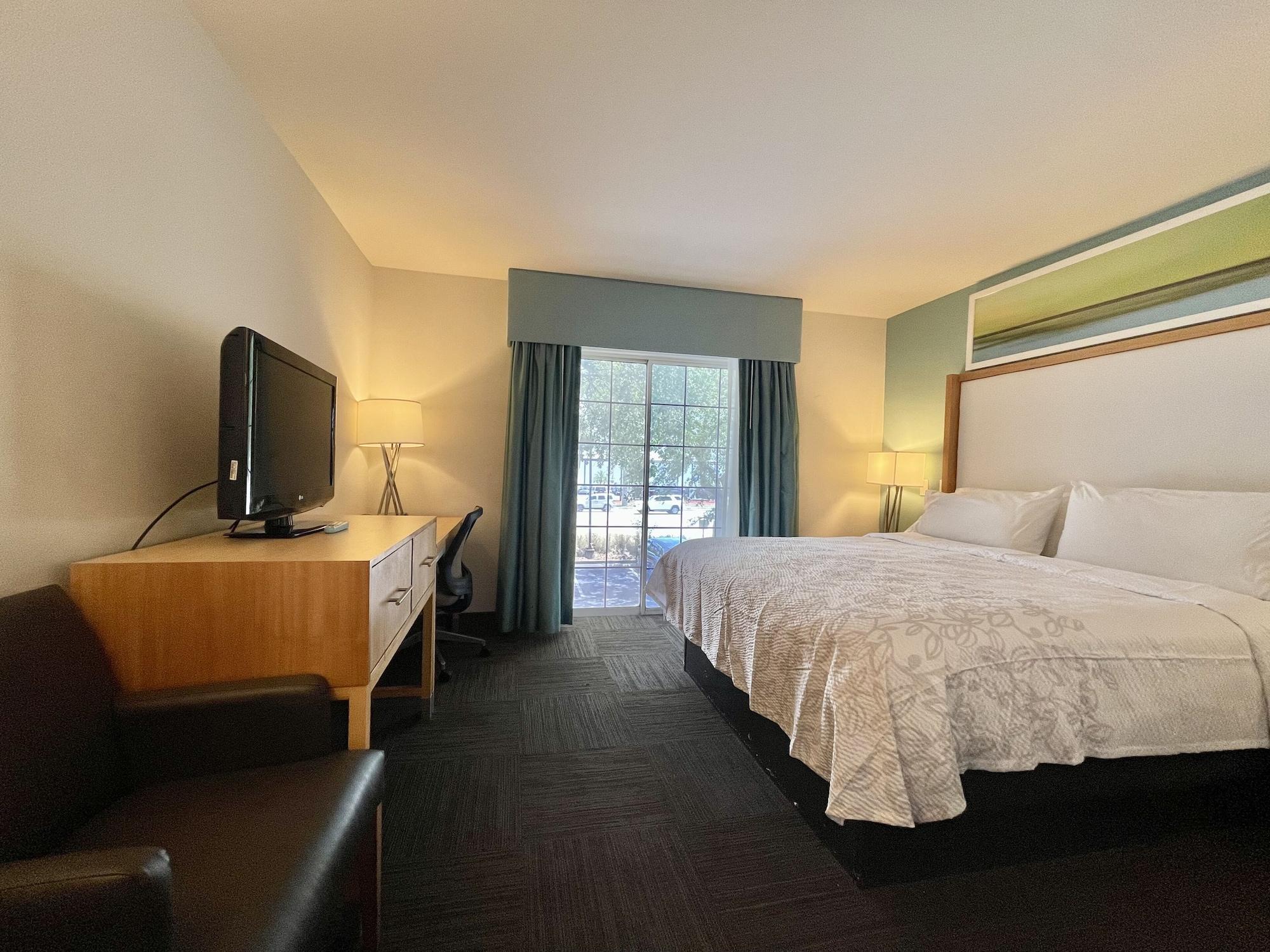 Red Roof Inn Plus & Suites Tampa Bagian luar foto