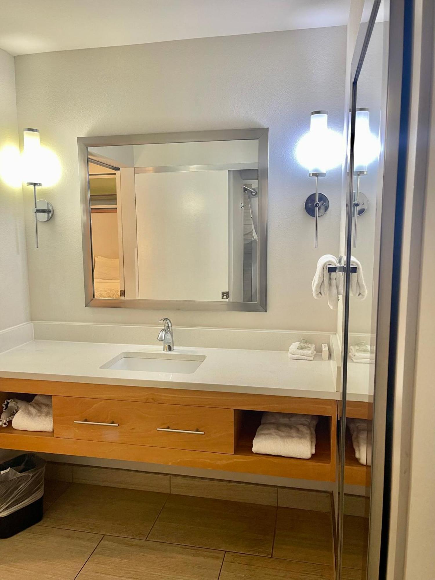 Red Roof Inn Plus & Suites Tampa Ruang foto