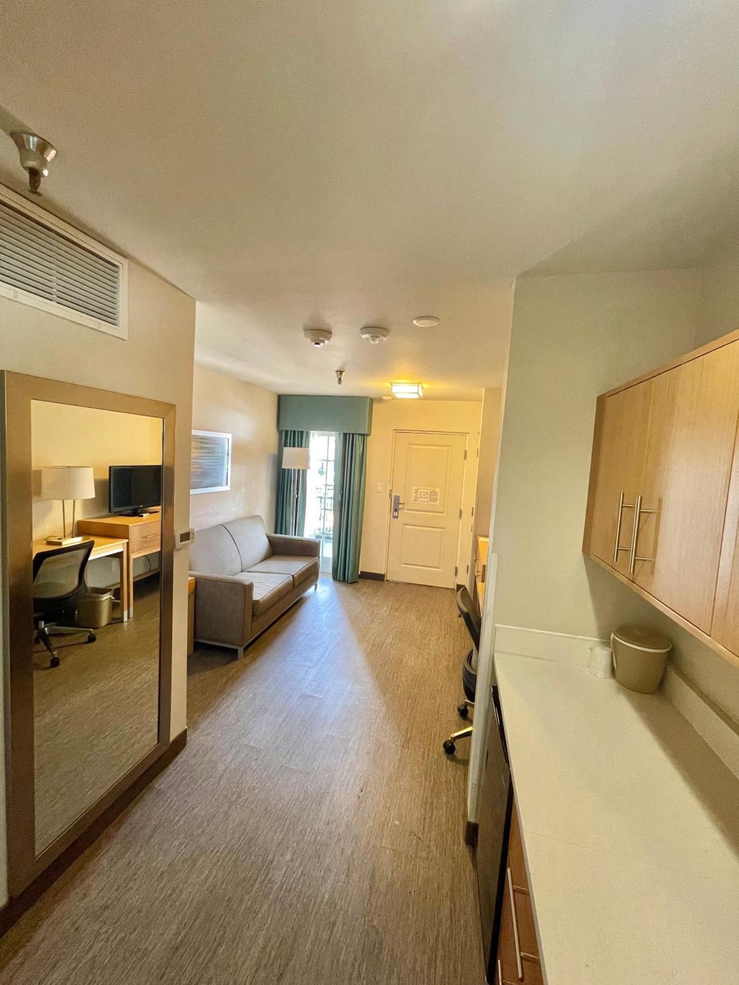 Red Roof Inn Plus & Suites Tampa Ruang foto