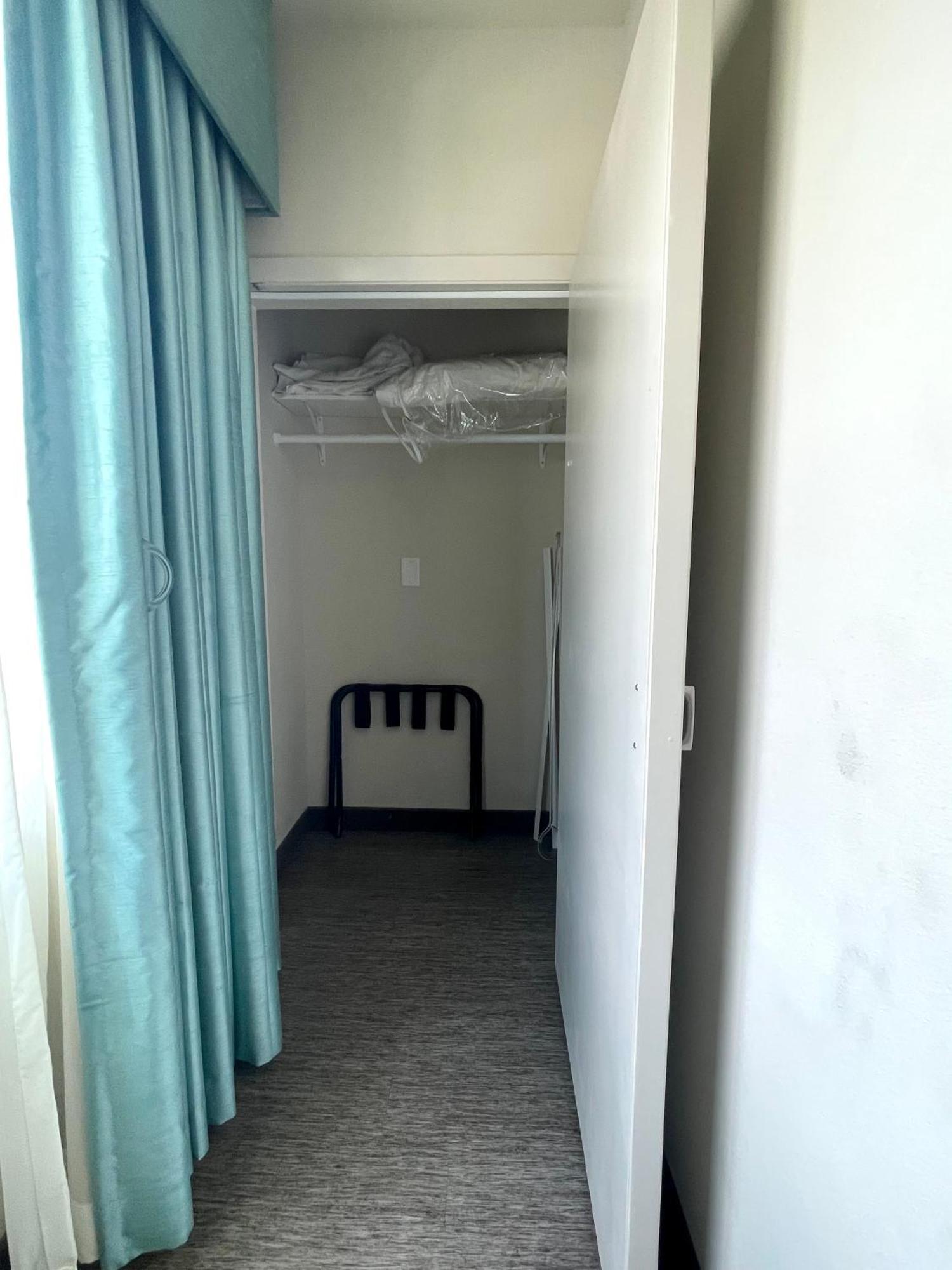 Red Roof Inn Plus & Suites Tampa Ruang foto