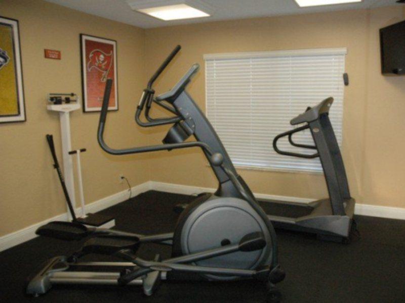 Red Roof Inn Plus & Suites Tampa Bagian luar foto